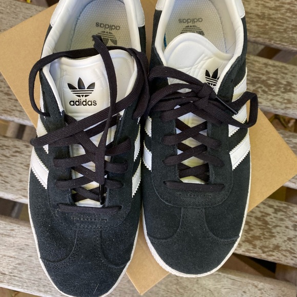 Adidas Gazelle Black - Women's 5 - EUC - Picture 3 of 12